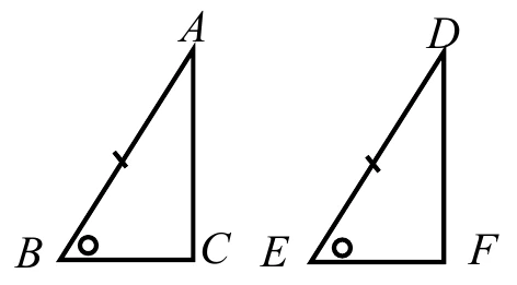 兩個三角形並排。左邊三角形ABC：A在上方頂點，B在左下角，C在右下角，AB邊上有一個單撇記號，B處的角有一個小圓圈記號。右邊三角形DEF：D在上方頂點，E在左下角，F在右下角，DE邊上有一個單撇記號，E處的角有一個小圓圈記號。兩三角形外觀形狀相近。