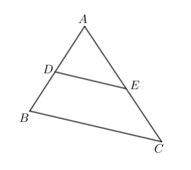 △ABC 中，A 在上方頂點，B 在左下角、C 在右下角；D 在 AB 邊上、E 在 AC 邊上（皆偏三角形上半部），DE 與 BC 平行。